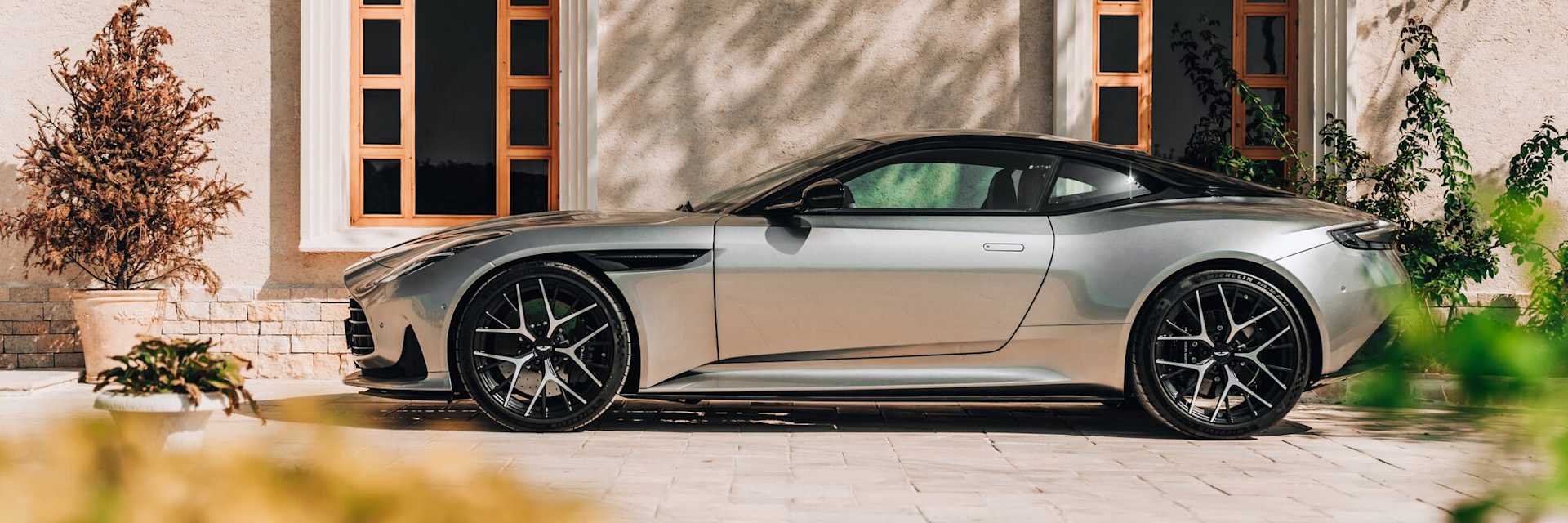 Aston Martin DB12 Coupe